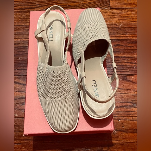 Vaneli Women's Tan Slingback Shoes super comfy shoes sz 9.5 - Picture 2 of 4